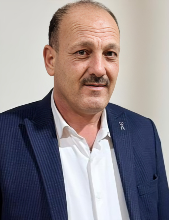 السيد أيمن قدور 